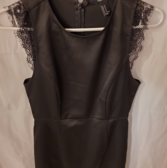 Evening dress - Picture 3 of 4